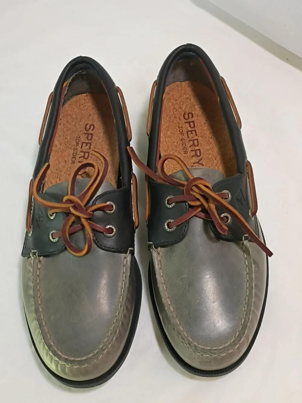 Sperry Men’s Gray Leather Boat Shoes with Brown Leather Laces Size 8.5 EUC